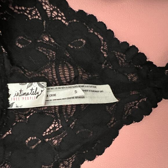 Free People Intimately Black Galloon Lace Racerback Bralette – Scalloped Floral - Picture 5 of 5